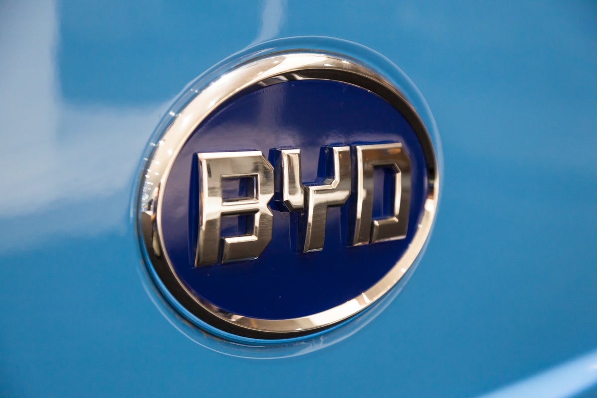 (BYDDY) – Warren Buffett-Backed BYD's Shares Plunge 12% As Berkshire Cuts $47M Stake