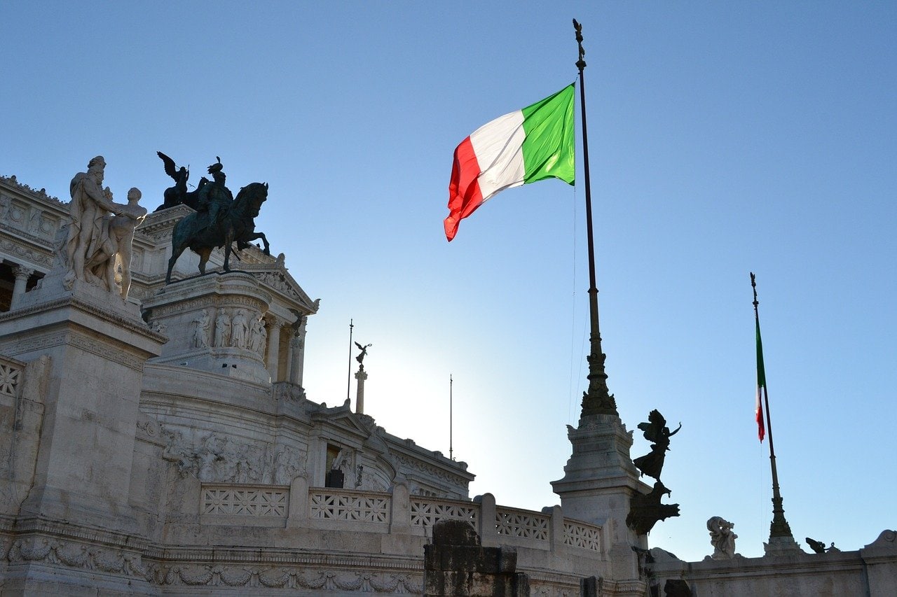 Italian bond yields touch new multi-month highs amid a deteriorating political situation