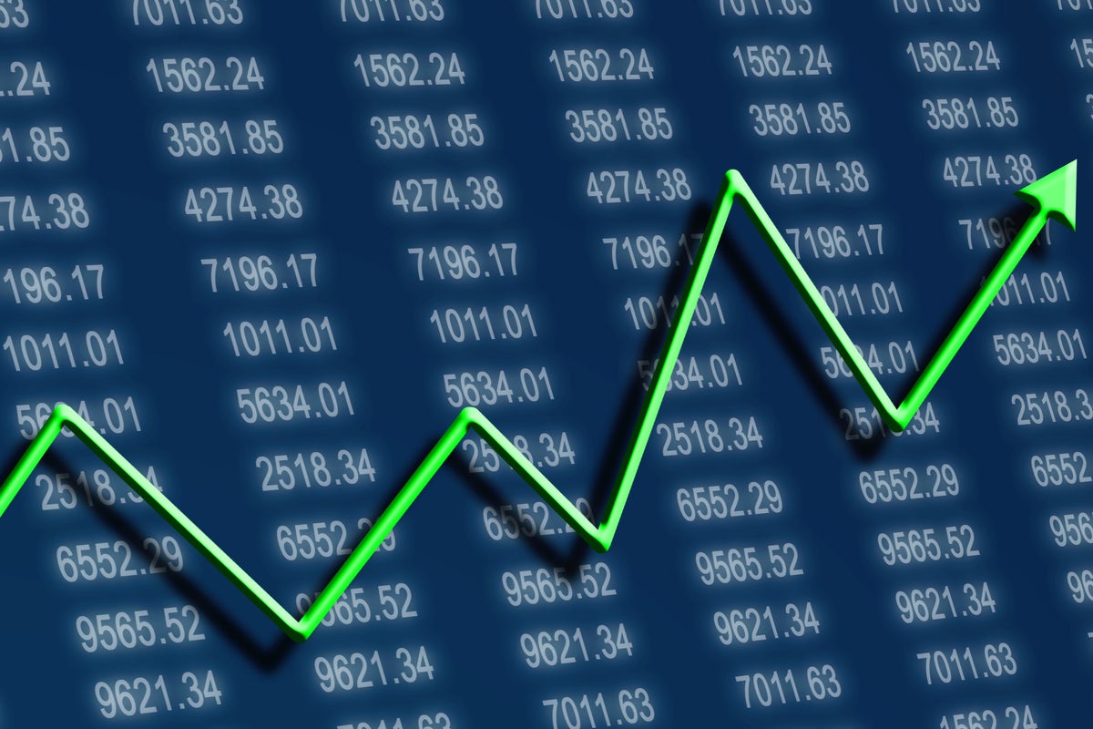 Vanguard Forecasts The Next 10 Years: 65% Chance Of Recession, Bet On Value Stocks