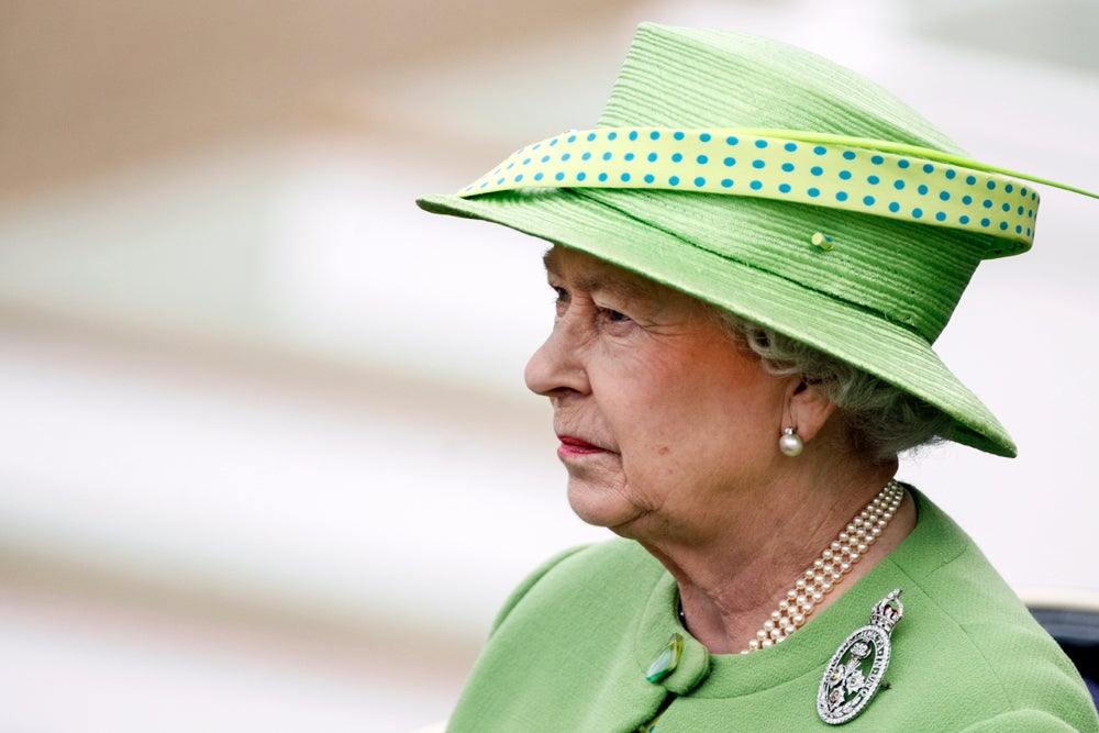 Bitcoin (BTC/USD), Ethereum (ETH/USD) – Queen Elizabeth II Was Interested In A Blockchain Journal