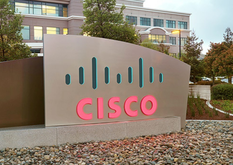 Should I buy Cisco shares after a positive view from UBS?