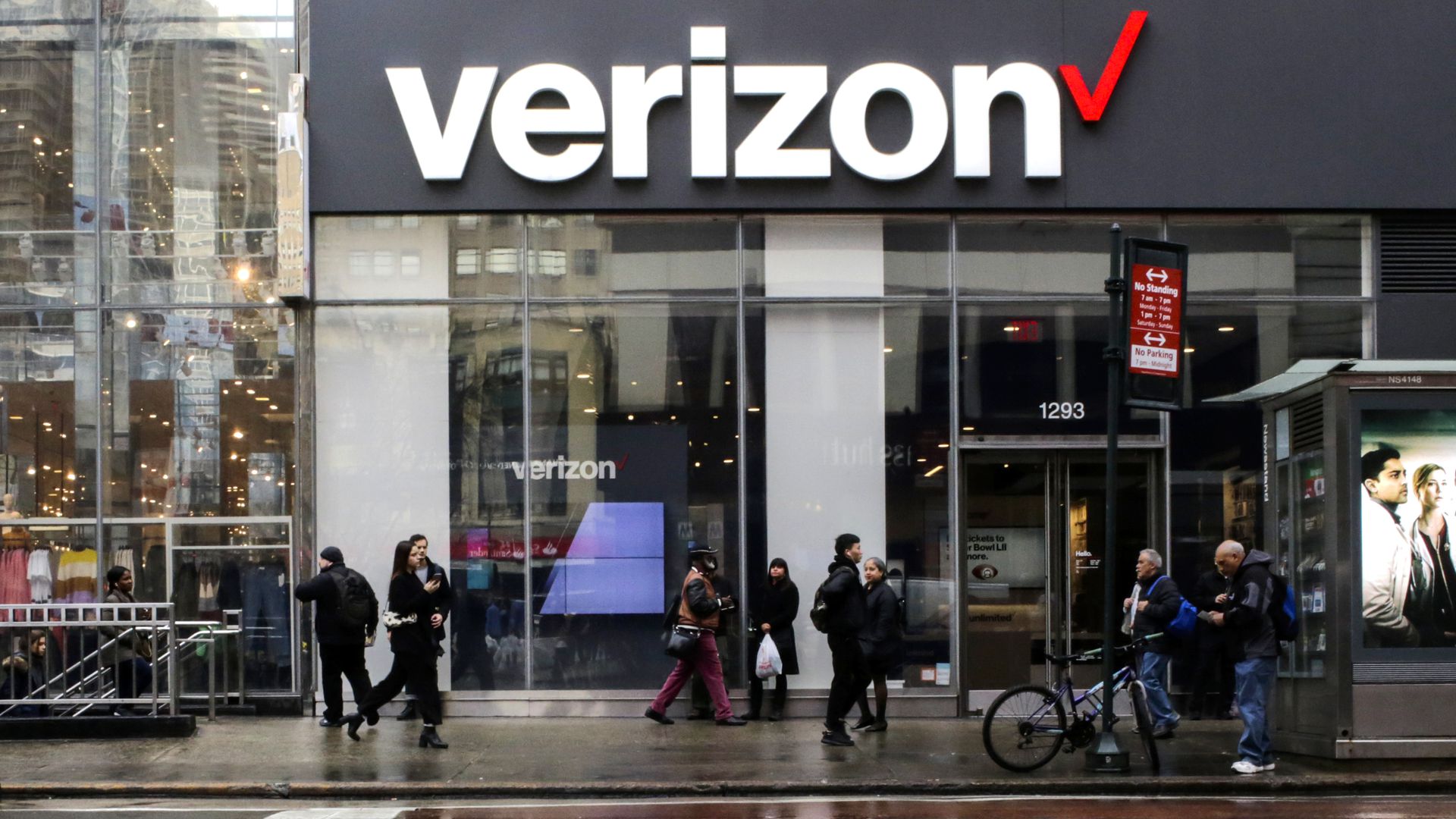 Should I buy Verizon Communications shares after a recent dip?