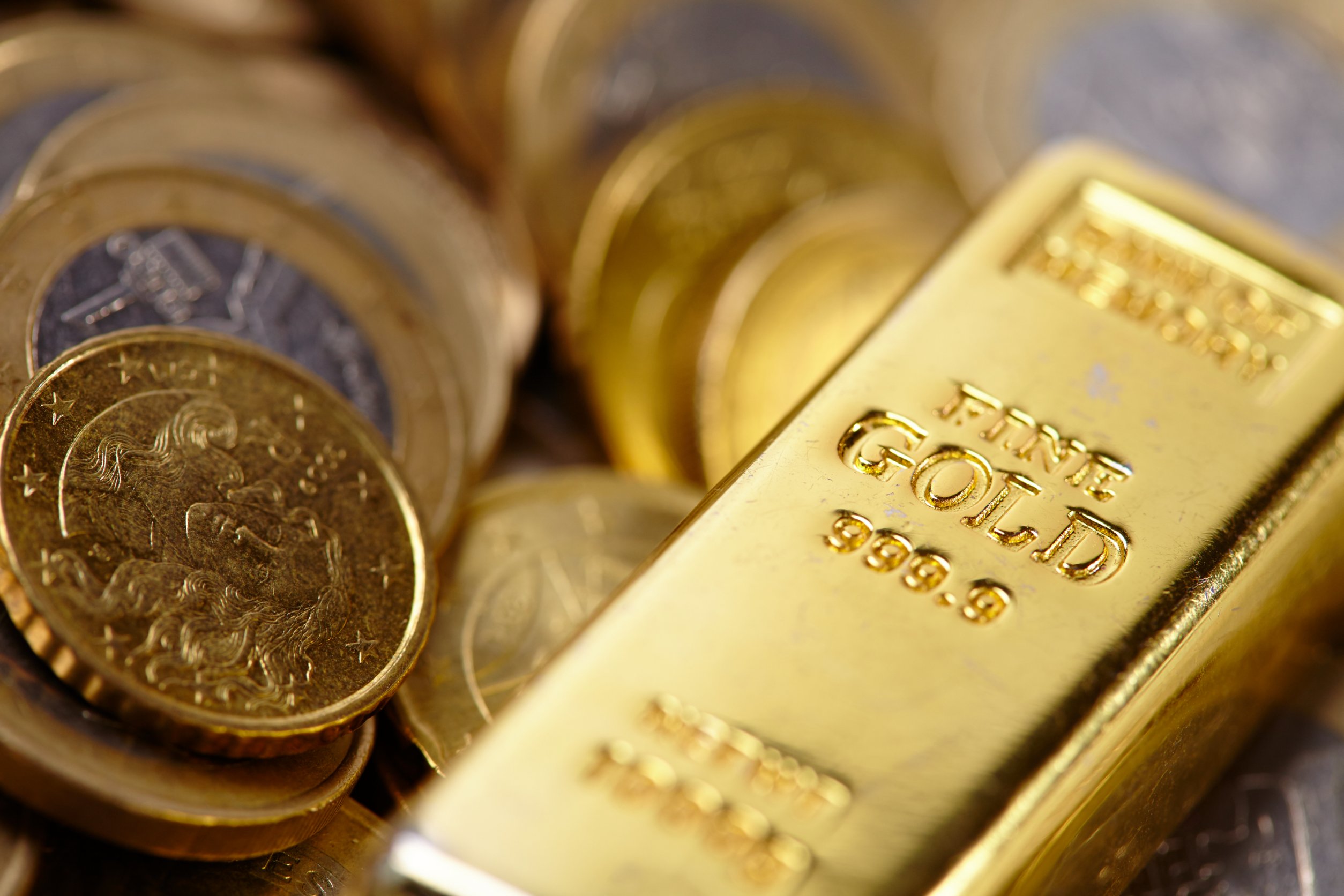 Gold falls 0.6% after Fed Chair comments and ECB’s 75 bps rate hike