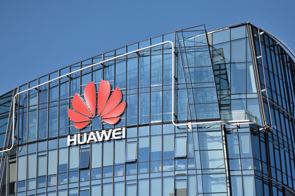 Huawei Beats Apple, Samsung In Bringing Smartphone Armed With Satellite Communications Tech To Market