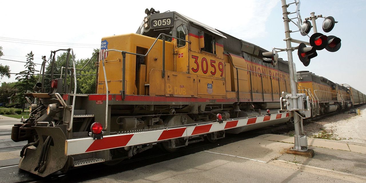 Railroads set to halt transport of hazardous materials ahead of strike deadline