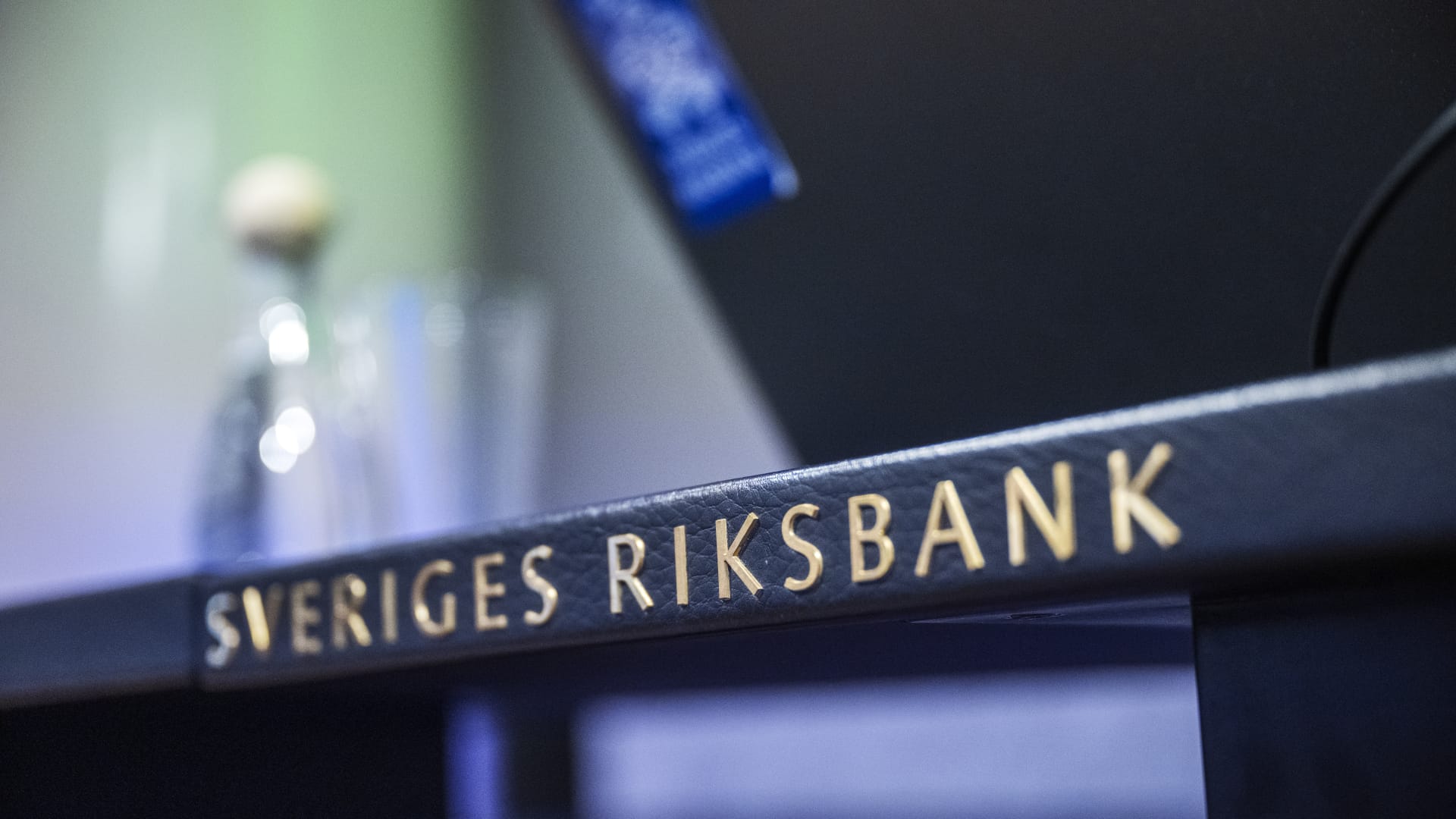 Sweden's central bank launches 100 basis point rate hike