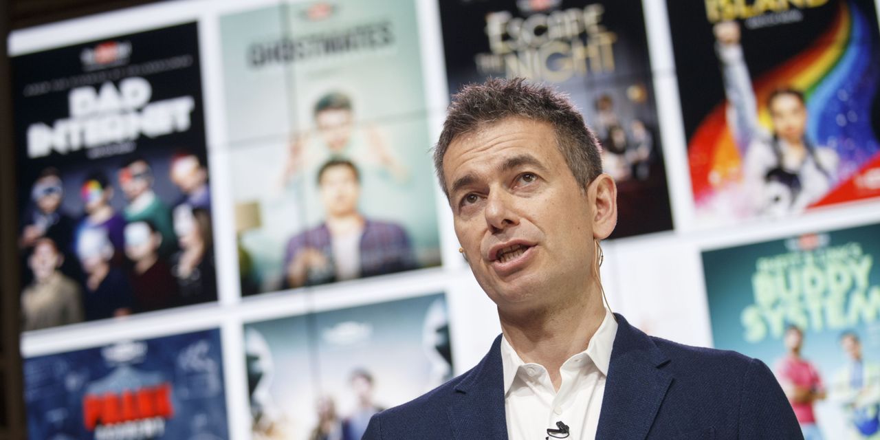 YouTube's top business exec, Robert Kyncl, is departing after more than a decade