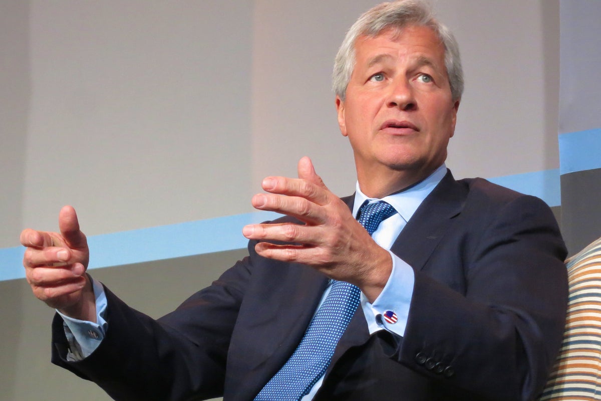 Jamie Dimon Warns Of US Recession In 6-9 Months: JPMorgan Preparing For 'Economic Hurricane' - JPMorgan Chase (NYSE:JPM)