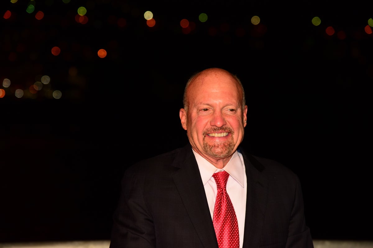 Jim Cramer Slams Inverse ETF Targeting His Stock Picks, 6 Days After Making His 'Only Comments' - Comcast (NASDAQ:CMCSA), ARK Innovation ETF (ARCA:ARKK)