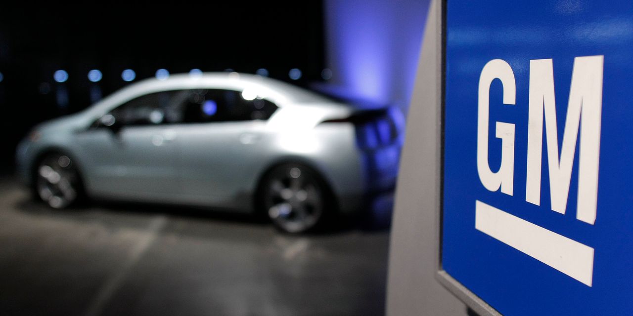 GM temporarily pauses paid advertising on Twitter following Elon Musk takeover