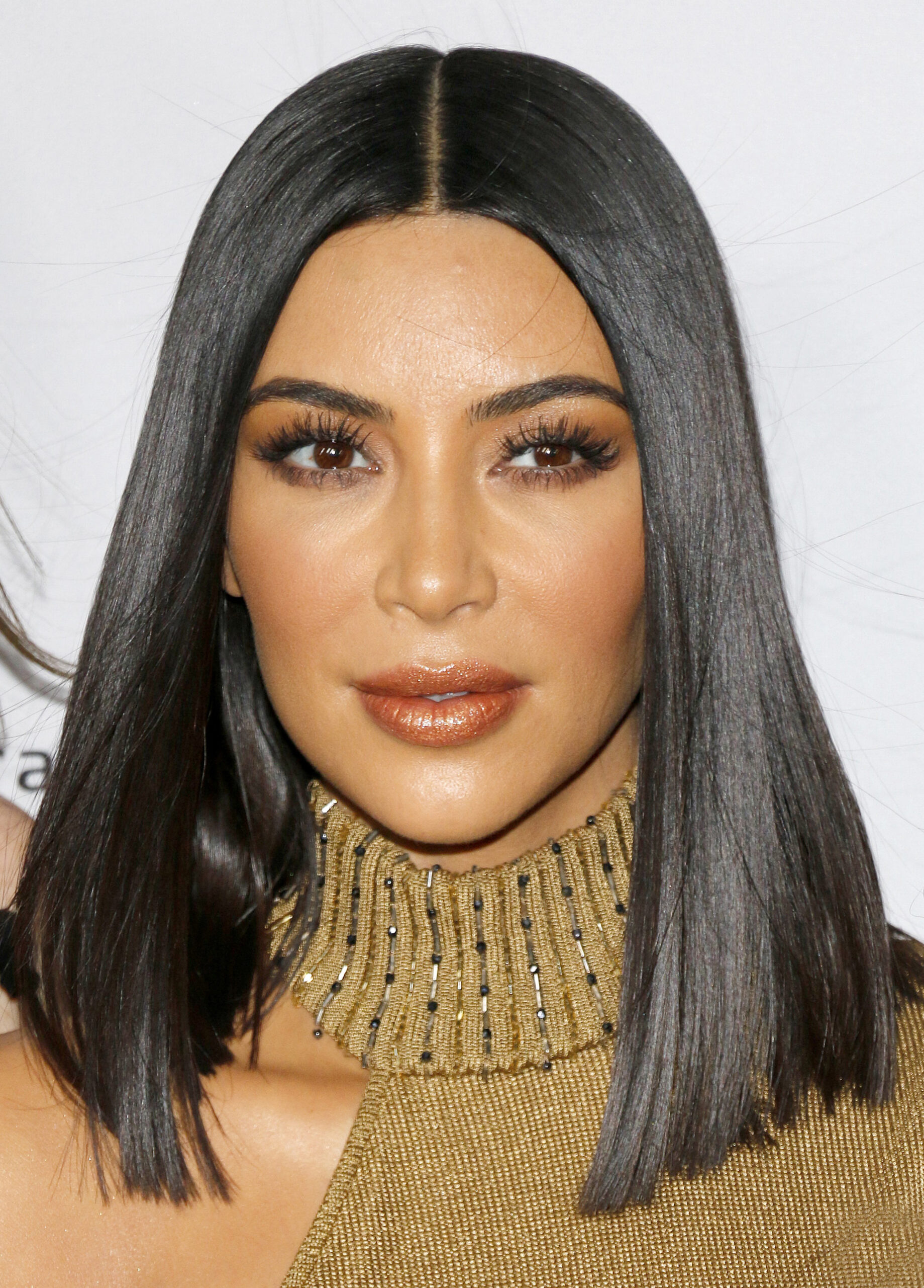 Kim Kardashian to pay $1.26 million in settlement with SEC