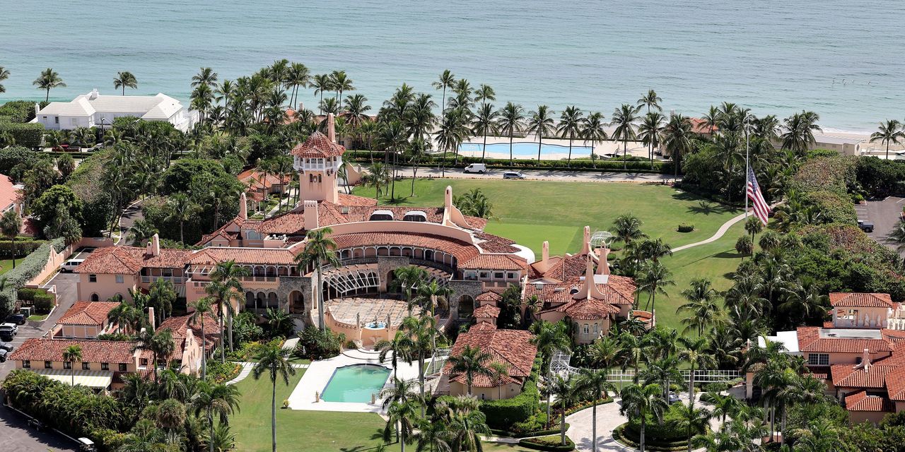 Two Trump aides contacted by federal investigators seeking information about movement of documents at Mar-a-Lago