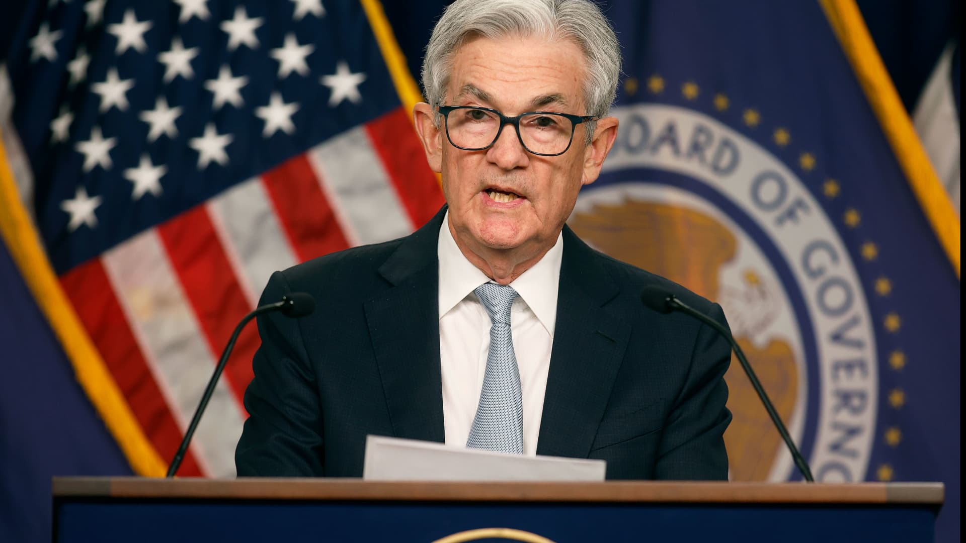 Fed approves 0.75-point hike to take rates to highest since 2008 and hints at change in policy ahead