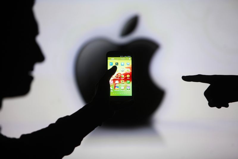 Apple warns of hit to iPhone shipments from Chinese COVID disruptions By Reuters