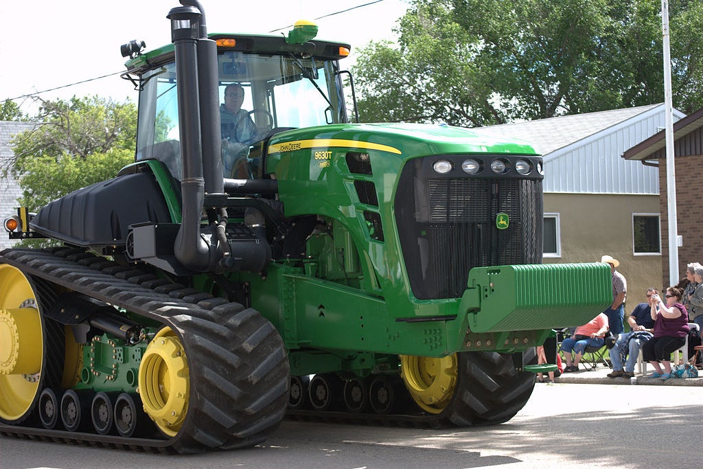 Why Deere (DE) Shares Are Trading Higher - Deere (NYSE:DE)