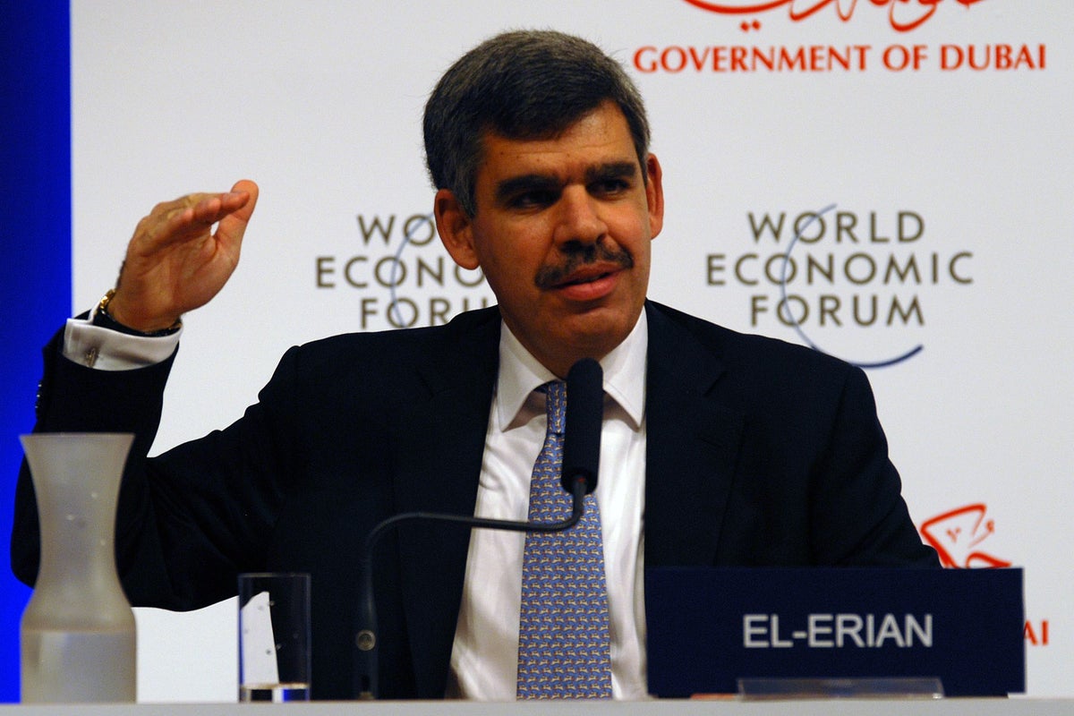 Top Economist El-Erian Urges Caution Over 'Short And Shallow' Recession Consensus Call: Plan For 'Range Of Possible Outcomes' - Vanguard Total Bond Market ETF (NASDAQ:BND), SPDR S&P 500 (ARCA:SPY)