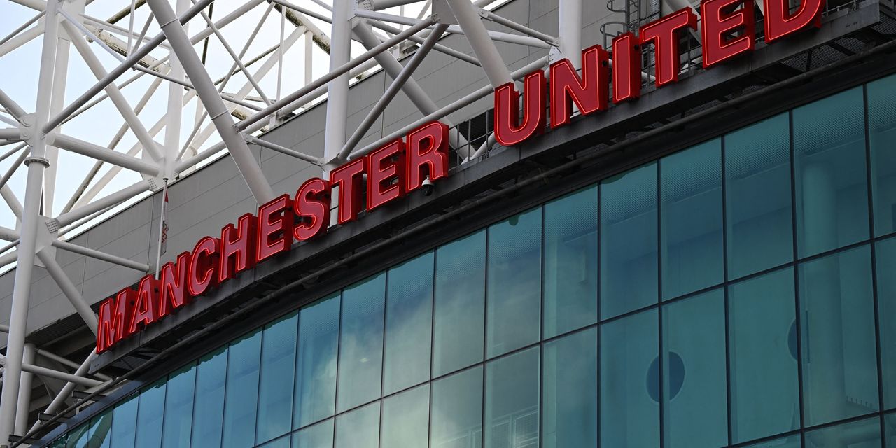Apple interested in buying Manchester United: report