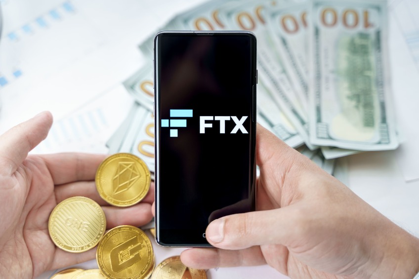 FTX stablecoin withdrawals surge amid liquidation claims