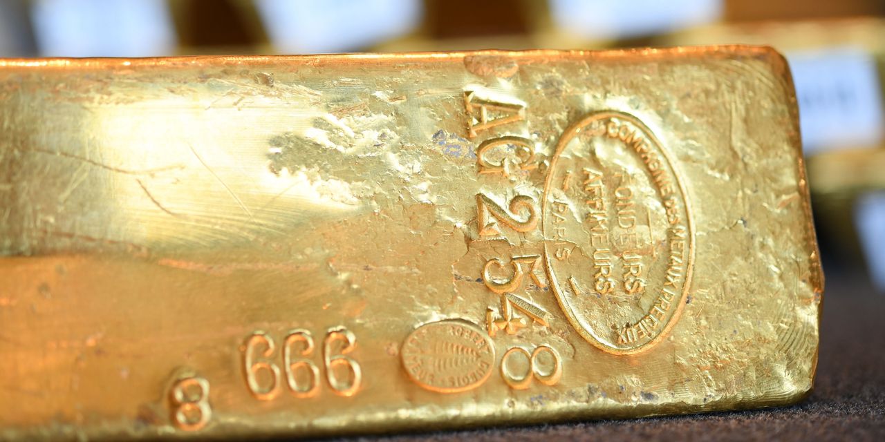 Gold touches fresh 3-month high as rally continues