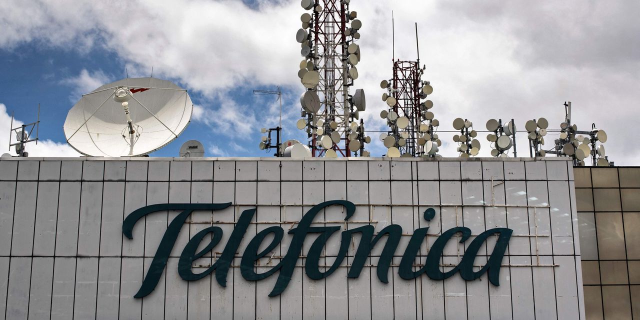 Telefonica backs target, dividend as it brings in $10.08 billion in revenue