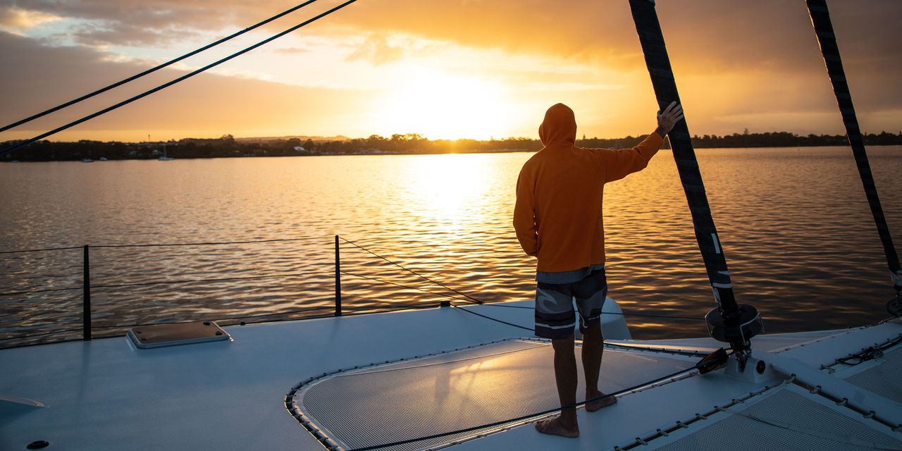 These money and investing tips can help your portfolio sail through December