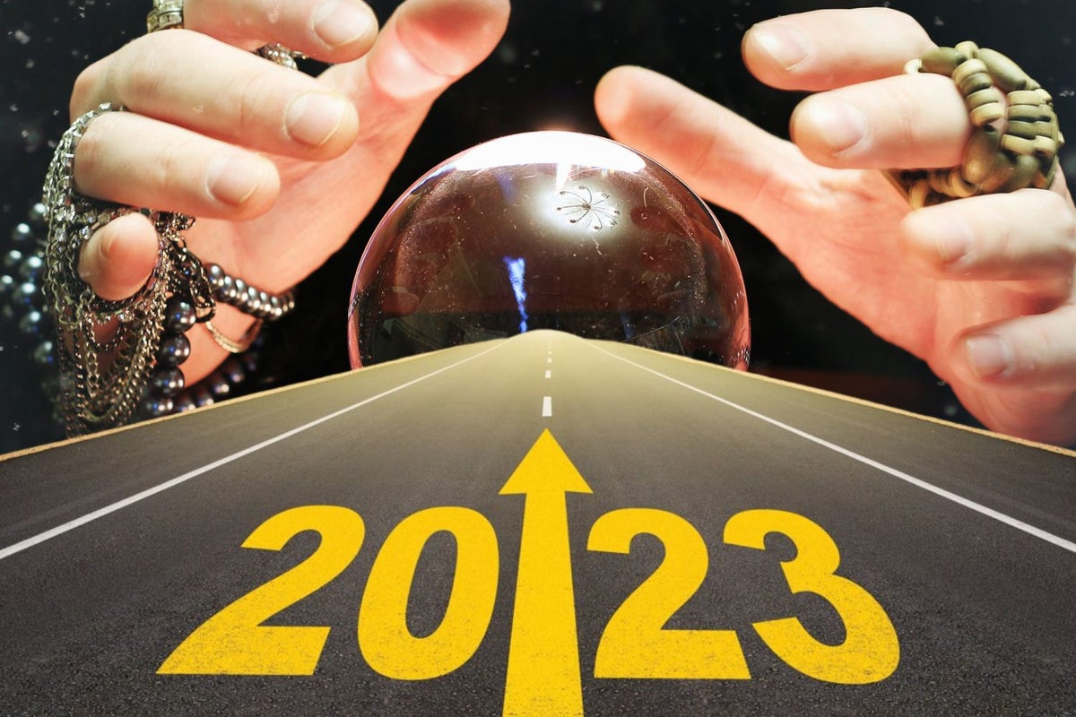 2023 Predictions From Standard Chartered: Bitcoin $5,000, Gold Soars, And Trouble For Biden - Barrick Gold (NYSE:GOLD), Bitcoin (BTC/USD)