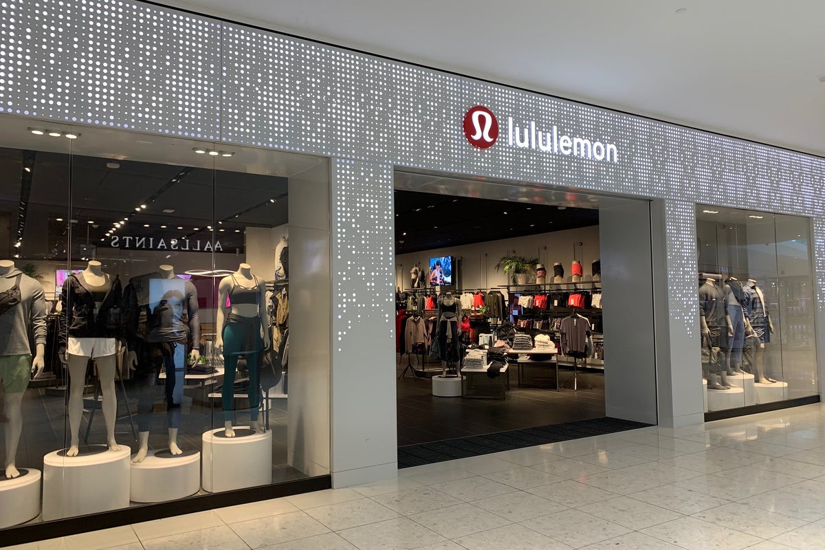 Lululemon Stock Leaps Lower On Q3 Results: What's Going On? - Lululemon Athletica (NASDAQ:LULU)