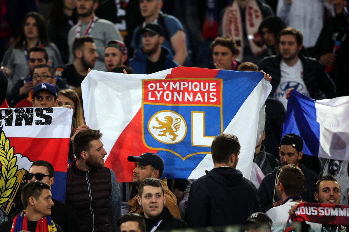 Billionaire John Textor Expects To Close $846M Olympique Lyonnais Deal By Dec. 19 - Vivid Seats (NASDAQ:SEAT), Manchester United (NYSE:MANU)