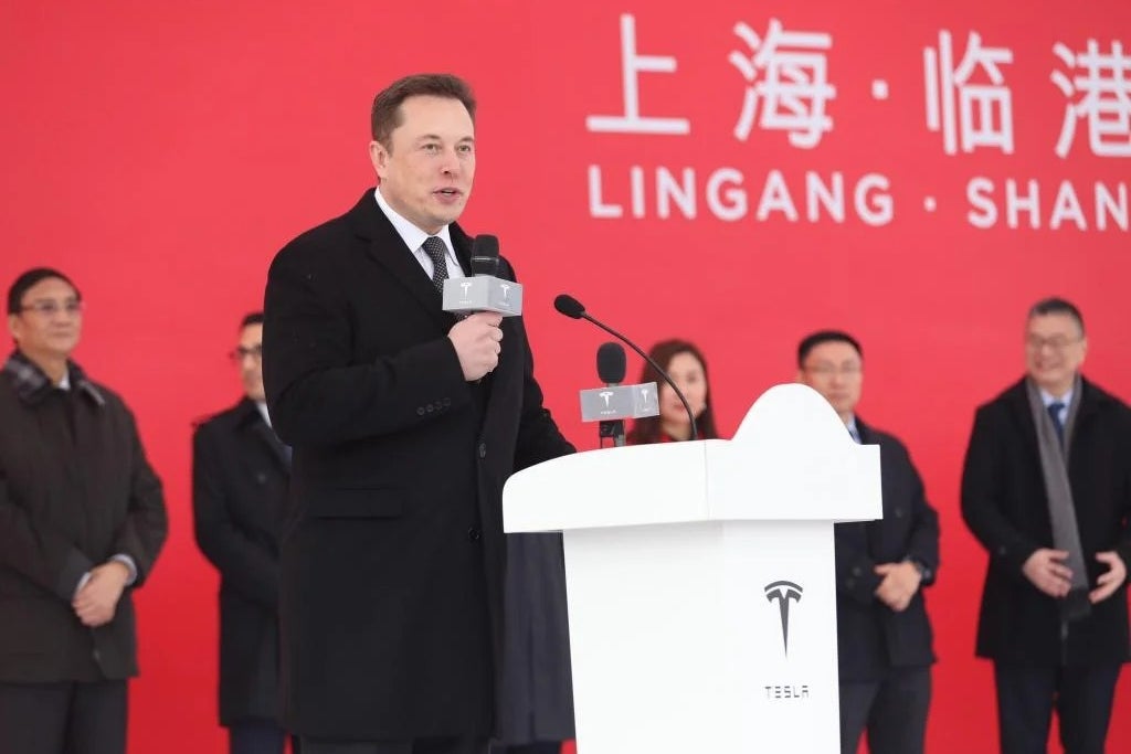 Here's How Much Tesla Stock Elon Musk Owns After Latest Sale - Tesla (NASDAQ:TSLA)