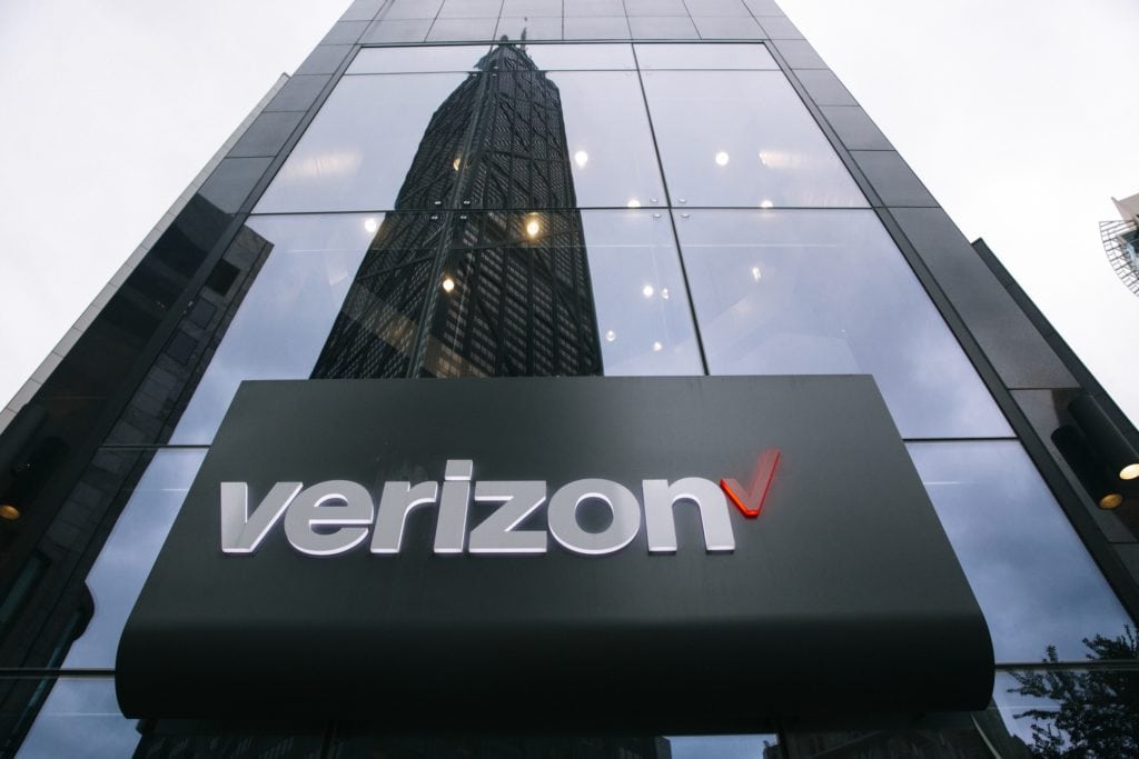 Should I buy Verizon Communications shares in January 2023?