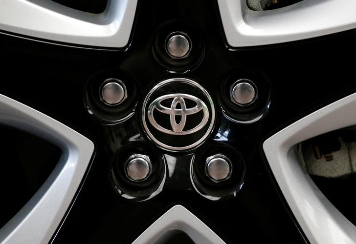 Toyota's Nov global vehicle production rises 1.5% to record 833,104 By Reuters