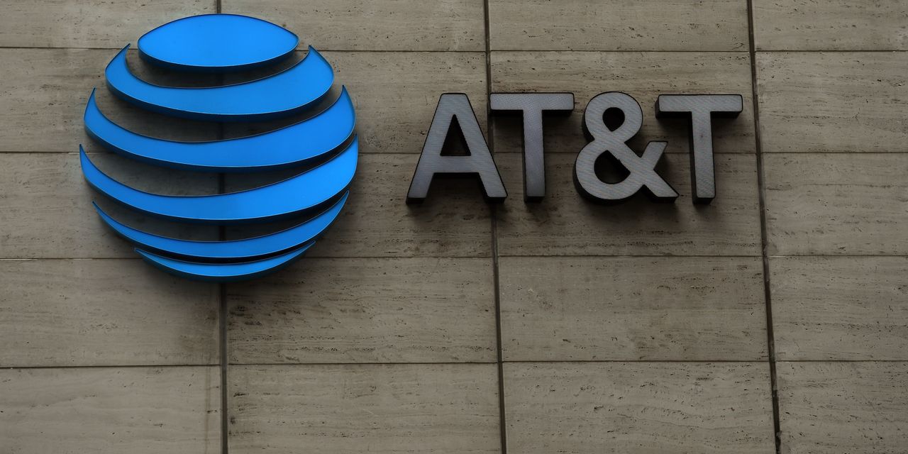 AT&T exec says this trend should give investors 'confidence'