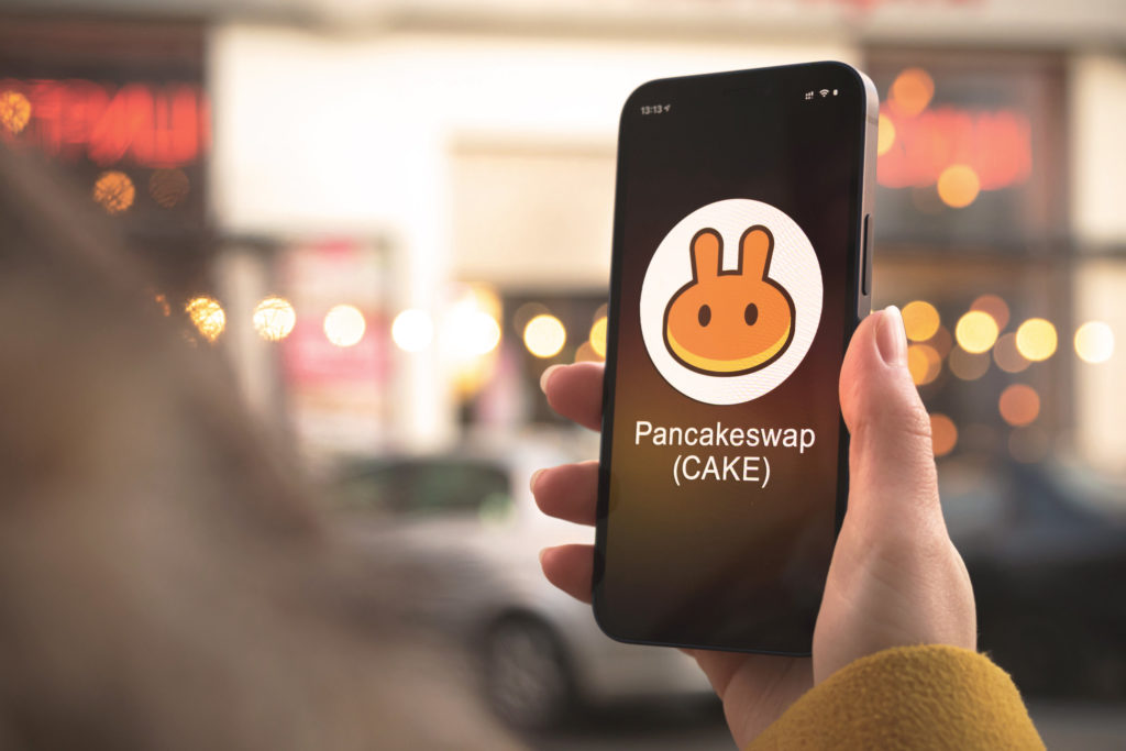 Is CAKE worth buying after DEX revealed a huge spike in TVL despite the bear market?