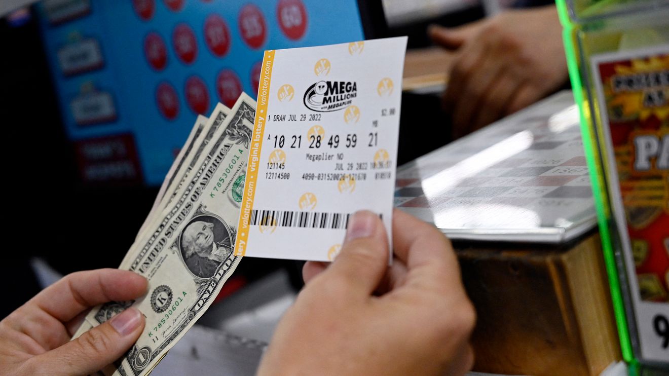 Mega Millions $565 million drawing is tonight: What time is it?