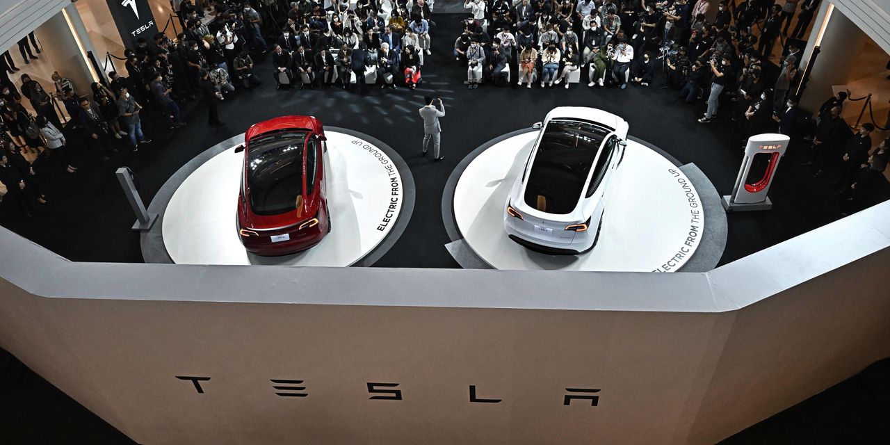 Tesla suspends production at Shanghai plant for planned break