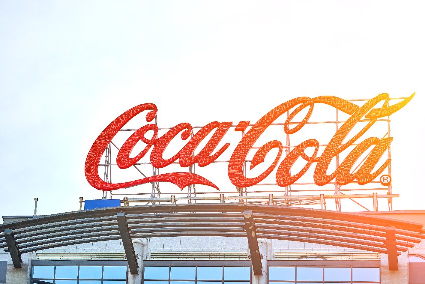 Should I buy Coca-Cola shares in January 2023?