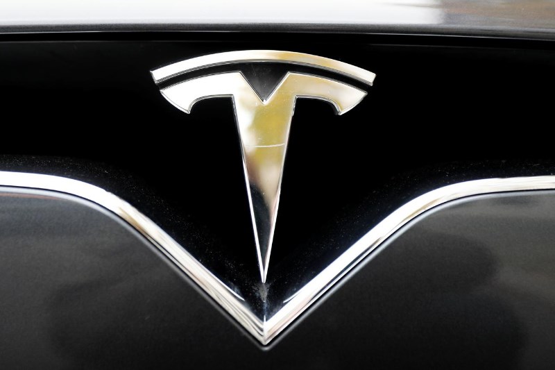 Tesla under fire in Germany over union concerns on working hours, contracts By Reuters