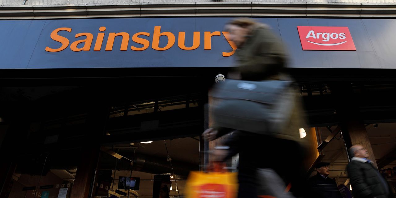 J Sainsbury sees 2023 profit toward upper end of views on robust Christmas period